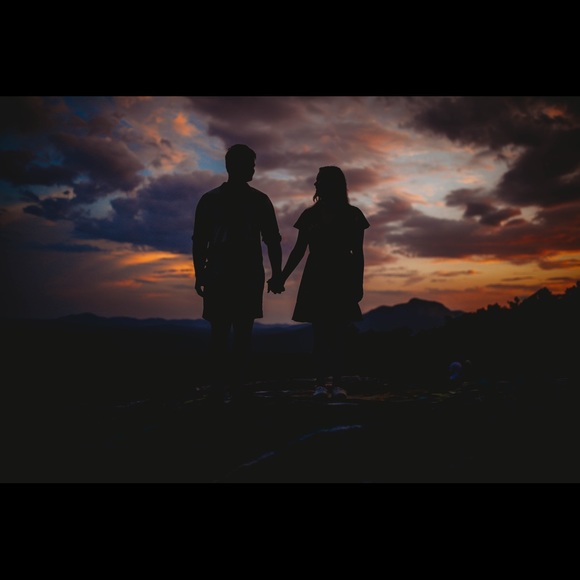 Meet your Poshers, Madalyn & Malic - Picture 6 of 9